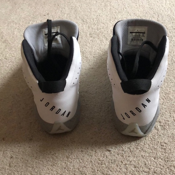 Men’s JORDAN SHOES SIZE 10 - Picture 3 of 4